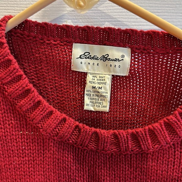 Eddie Bauer new men’s red sweater has no tags but the clear medium size tape - Picture 5 of 6